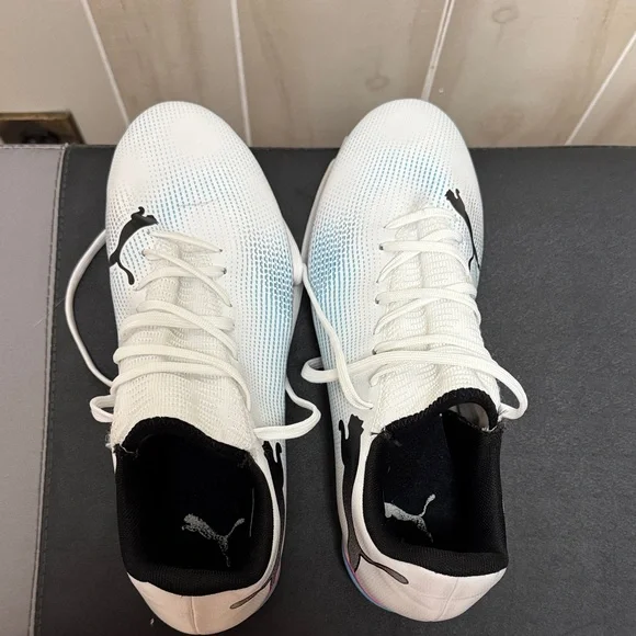 Puma White and Black Athletic Cleats - Picture 4 of 7